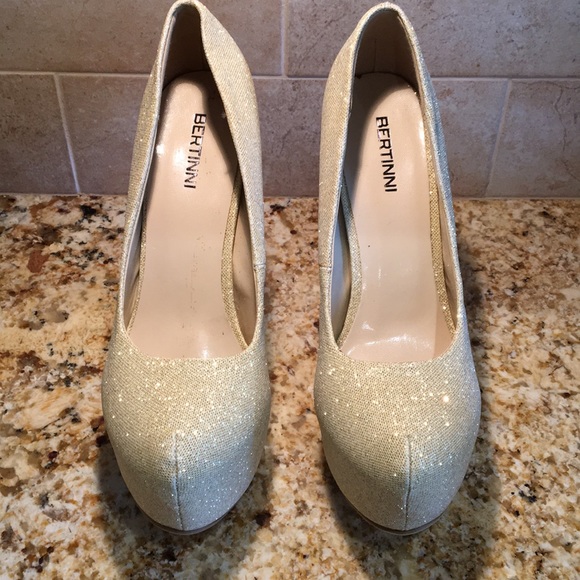 Bertinni Sparkly Gold Pumps - Picture 3 of 5